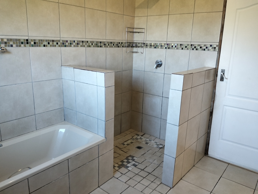 To Let 3 Bedroom Property for Rent in Kruisfontein Eastern Cape